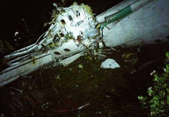 O acidente aconteceu por volta das 21h30min (horário local)