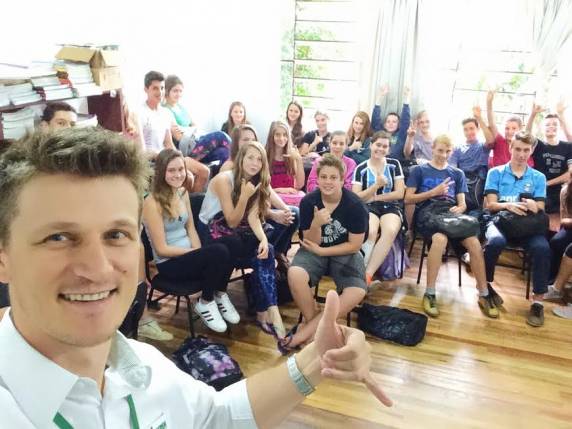 Escola 

de Linha Caçador foi uma das vencedoras do 2º TecnoTeen SETREM e alunos puderam escolher palestra gratuita