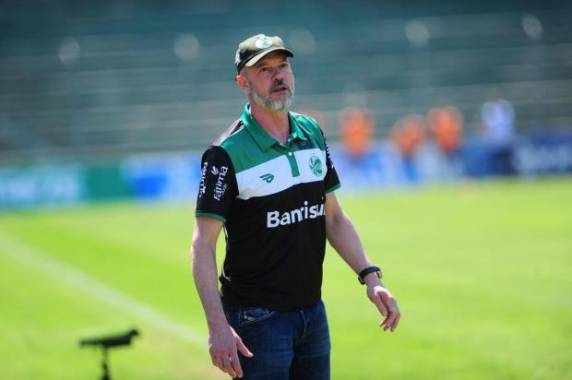 Comandante colorado terá a 

missão de devolver o time à Série A