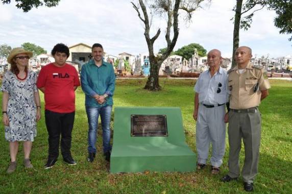 Consta na história que o homenageado foi o primeiro morador e responsável pelo nome do município