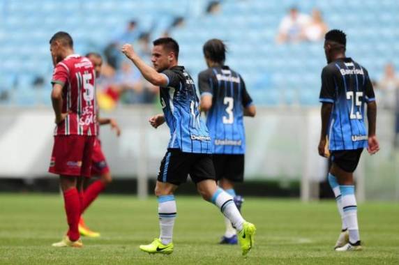 Apesar do absoluto predomínio, o time foi pouco criativo e teve uma atuação apenas regular
