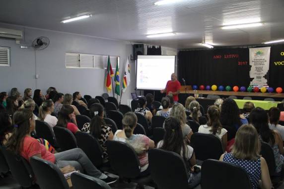 Série de palestras e atividades fazem parte do planejamento da Secretaria Municipal de Educação