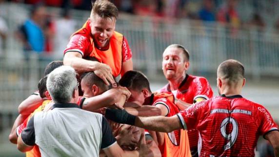 JEC abre o placar com Breno, leva o empate em gol contra de Renan Teixeira no primeiro tempo, mas consegue chegar a vitória com Marlyson e Aldair 

na etapa final; definição da vaga será na próxima quarta, no Resendão