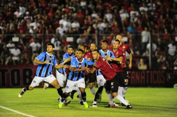 Placar de 1 a 1 levou o time de Renato Portaluppi ao segundo lugar do Gauchão, com 12 pontos