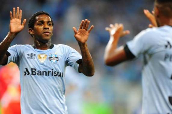 Equatoriano abriu o placar e comandou a vitória da equipe do técnico Renato Portaluppi