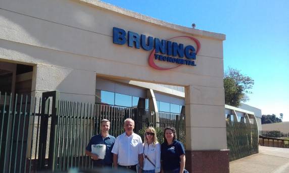 Objetivo foi fortalecer a parceria já 

existente entre as empresas e a Instituição quanto à inserção dos acadêmicos no mundo do trabalho e a atividades de Extensão e Pós-graduação