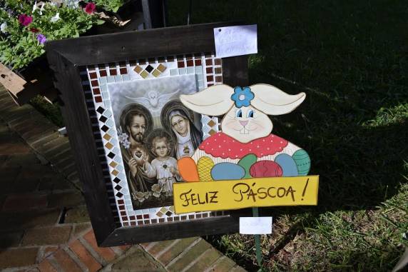 Além da comercialização de hortifrutigranjeiros, leite e derivados, 

panificados, embutidos, geleias, esta edição traz o artesanato e produtos ligados à Páscoa como atração diferenciada