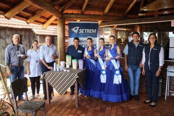 Atividades foram viabilizadas pelo curso Superior de 

Tecnologia em Laticínios da instituição em parceria com a Emater/RS e com a Rede Ecovida de Agroecologia