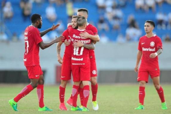Com gols de D'Ale e 

Nico (duas vezes), time começou com vitória por 3 a 0 a campanha para retornar à elite do futebol nacional
