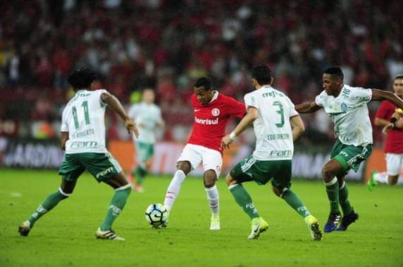 Gol dos paulistas no Beira-Rio tirou o time comandado interinamente por Odair Hellmann 

da competição