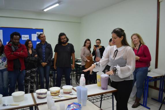 Docentes e pós-graduandos visitaram a instituição e conheceram o projeto que engloba o uso de polpas nativas em produtos lácteos