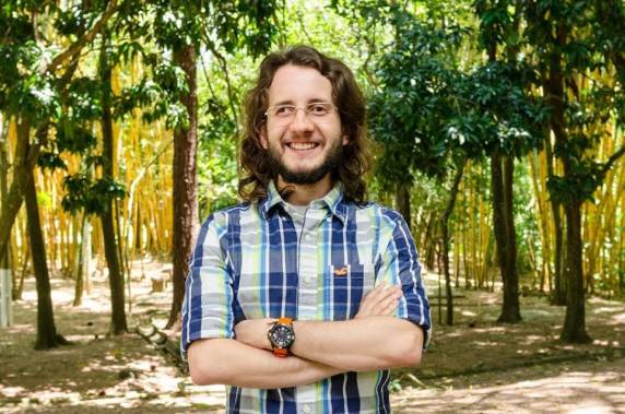 Vinicius Jurnic Cassol é graduado em Sistemas de Informação na 

Faculdade Três de Maio - SETREM, mestre e doutor em Ciência da Computação pela PUC-RS