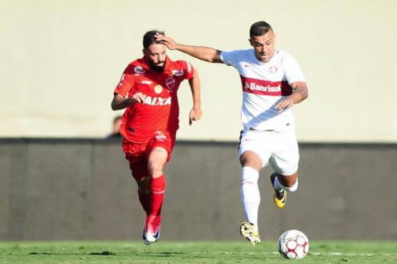 Mateus 

Anderson fez o segundo para o time de Goiás