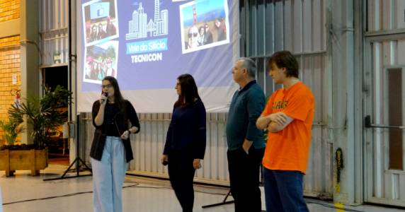 Cerca de 300 acadêmicos da FAHOR estiveram presentes no evento que marcou o início do segundo semestre letivo