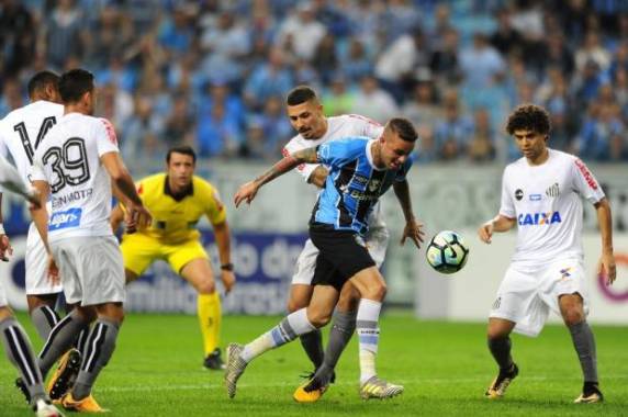 Resultado mantém o time de Renato Portaluppi no segundo lugar do Brasileirão