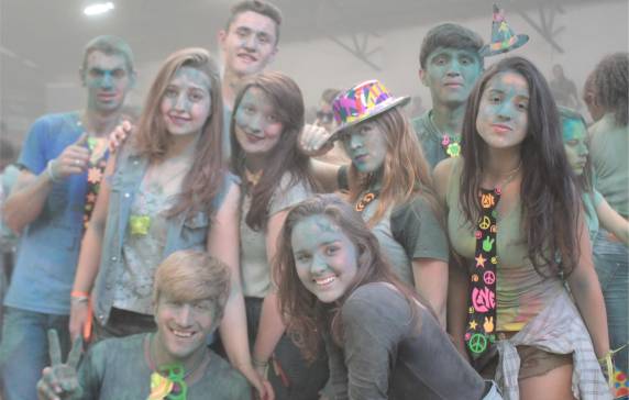 Orientação Profissional SETREM envolve visitação a áreas temáticas, palestra preparatória para o ENEM, Tecnoteen, Festival de Música, Festa das Cores e várias 

outras atrações