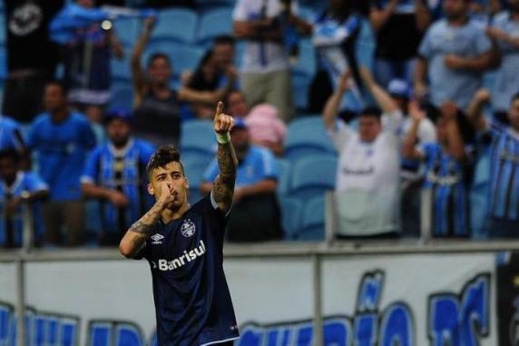 Após pressão ao longo de todo o jogo, 

time de Renato garantiu a vitória no final do segundo tempo