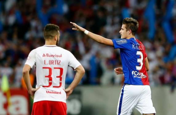 Apesar do revés por 1 a 0, time de Guto Ferreira segue tranquilo na liderança do campeonato