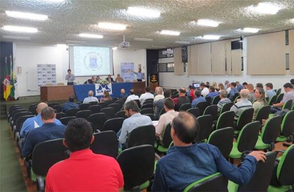Instituição foi representada pelo coordenador do Bacharelado em Agronomia, Marcos Caraffa, e pelo docente Rodrigo Pizzani