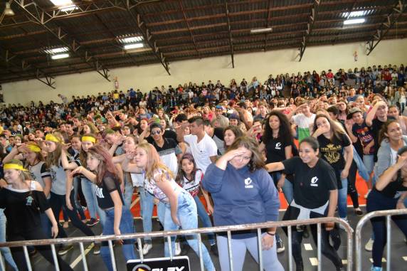 Representando 25 municípios e 50 escolas, 1,6 mil alunos e 100 professores estiveram no Campus da Instituição 

prestigiando o evento Orientação Profissional SETREM 2017