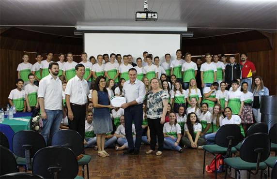 Iniciativa deste ano contou com a parceria entre a SETREM e o Sicredi Noroeste, 

abrangendo sete escolas da região