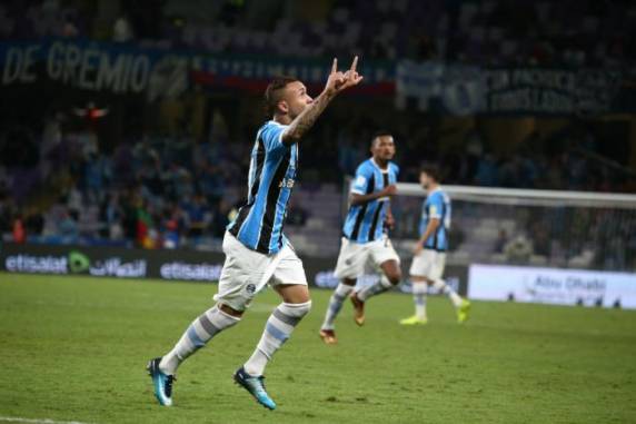 Lateral teve uma de suas 

melhores atuações com a camisa tricolor, enquanto atacante mostrou ser predestinado, ao marcar um golaço e colocar o time na final