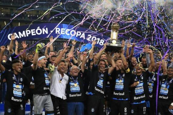 Marcelo Grohe defendeu a cobrança decisiva para dar ao time gremista mais um títul