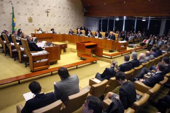 Ministros discutiram primeiro sobre as condições legais para iniciar o julgamento do mérito do pedido da 

defesa de Lula