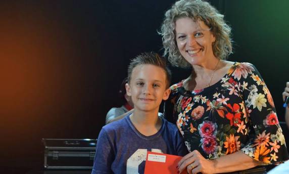 Léo Weise interpretou a música ''Poeira da Lua

'', de Marcos & Belutti