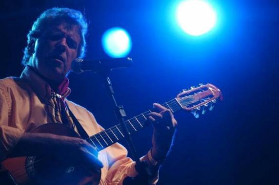 Músico gaúcho lutava contra um câncer desde o início de 2017