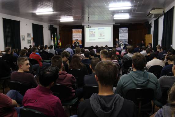 Evento é promovido pelos cursos técnico em Informática, Tecnologia 

em Redes de Computadores e bacharelado em Sistemas de Informação