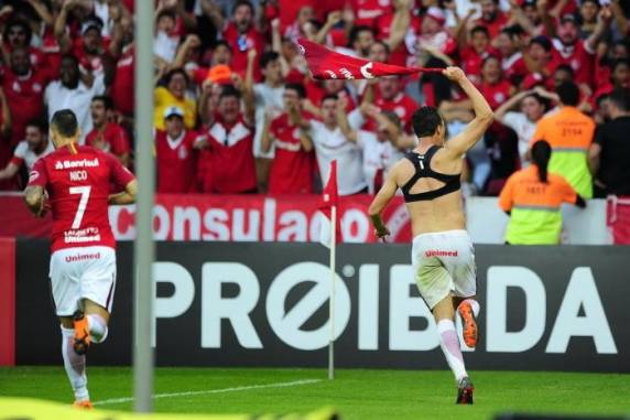 Rossi marcou aos 47 do segundo tempo