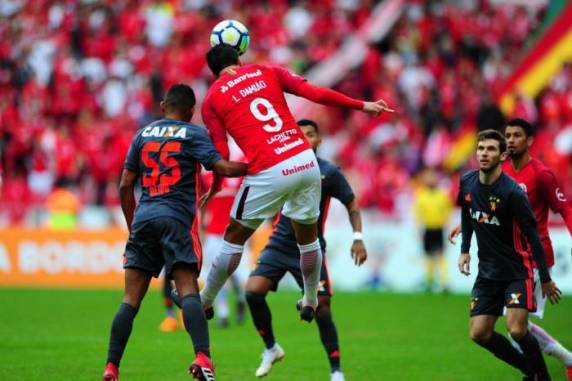 Com o 0 a 0, equipe comandada por Odair Hellmann perde posições na tabela