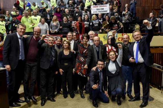 Sem a mudança, não há tempo hábil para realizar consulta popular em outubro, junto com as eleições