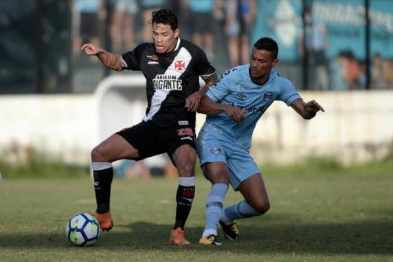 Mesmo com um a menos em campo, time carioca segurou pressão gremista na partida