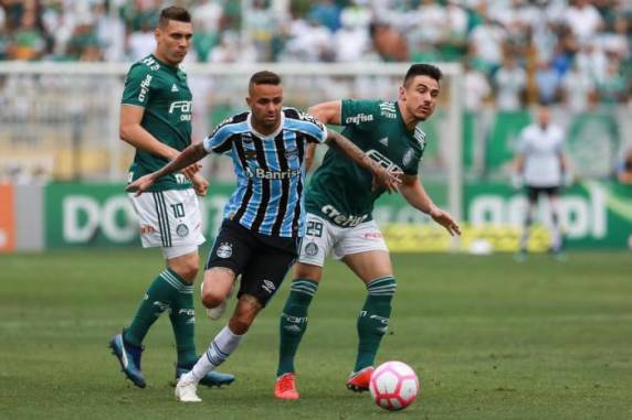 Time de Renato fica a oito pontos dos paulistas, primeiros colocados da competição