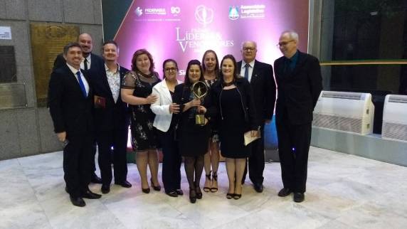 O Projeto Escola Aberta recebeu o Estatueta Magis, na categoria Referência Educacional, prêmio concedido pela Federasul e Assembleia Legislativa