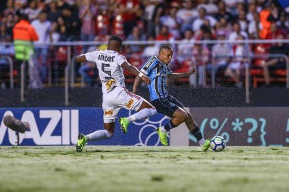 Resultado de 1 a 1 mantém o time de Renato no G-4 do Brasileirão
