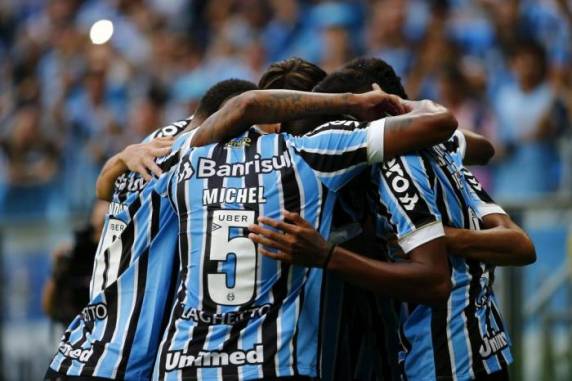 Confirmado no G-6, time de Renato segue na briga por vaga direta à fase de grupos