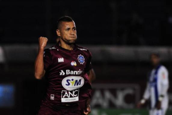 Equipe grená fez 1 a 0 nesta quinta-feira e está entre os quatro melhores do campeonato