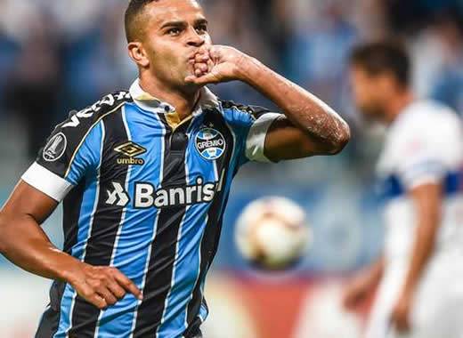 Com gols de Alisson e Thaciano, Tricolor bate a equipe chilena e avança em segundo no Grupo H