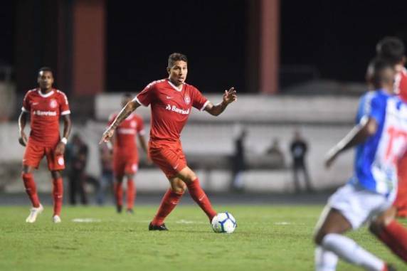 Centroavante peruano marcou o gol que definiu o placar no Mangueirão