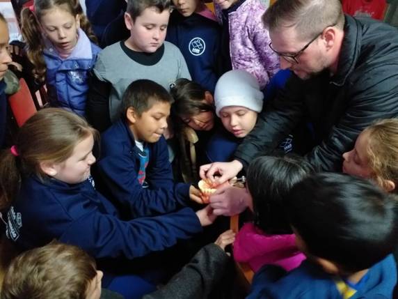 Alunos tiveram bate papo com orientações práticas com profissionais da odontologia e área nutricional