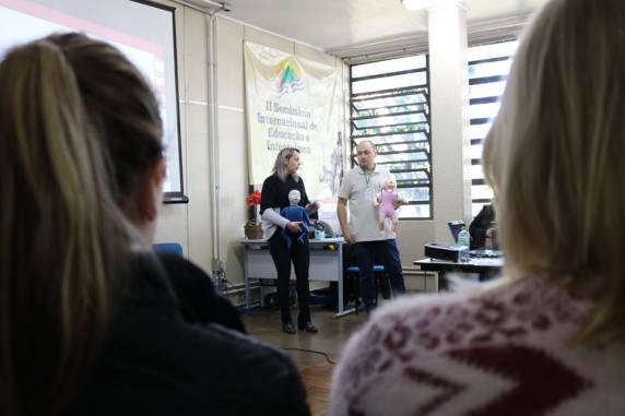 Durante o curso foi abordado sobre como proceder na reanimação de pessoas