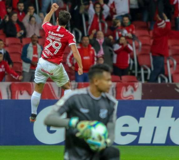 Meia argentino marcou o único gol da partida válida pela 12ª rodada do Brasileirão