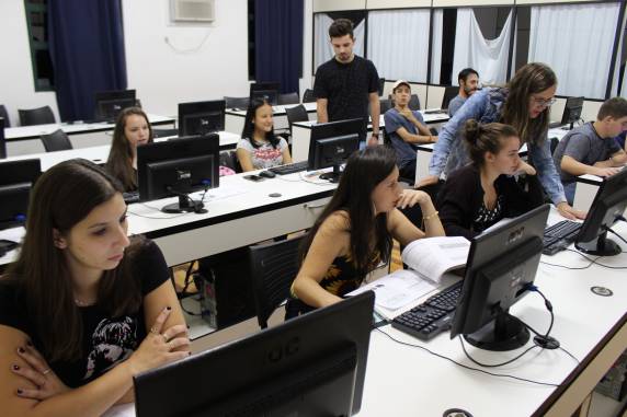 A formação tem 20 horas de duração, é gratuita e terá aulas nas noites de quartas-feiras e sextas-feiras à noite