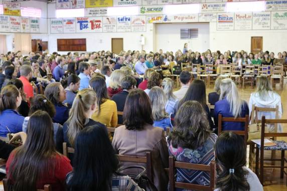 O objetivo do Seminário é proporcionar a construção de um ambiente educativo em que se possa vivenciar a Educação para o Bem Viver