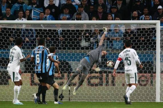 Com 1 a 0 sofrido dentro de casa, Tricolor precisará vencer em São Paulo para seguir na competição