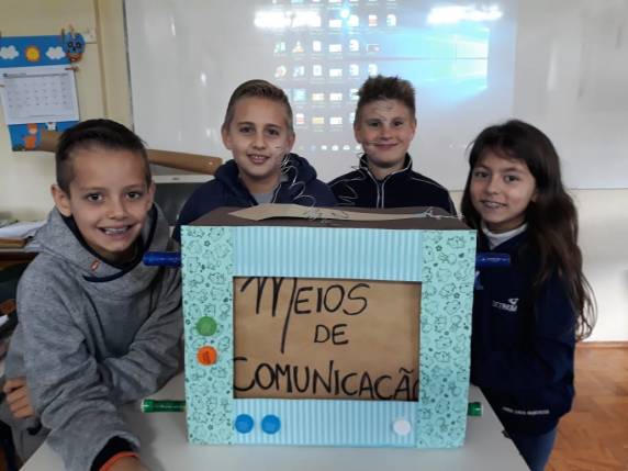 Estudantes do 3º ano do Ensino Fundamental visitaram veículos de imprensa de Três de Maio, bem como a Assessoria de Comunicação e Marketing da Setrem