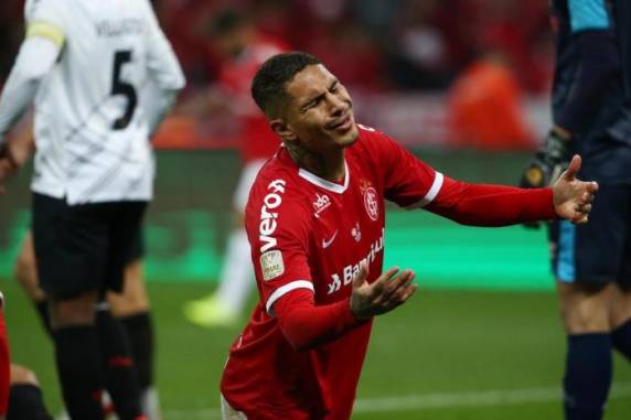Léo Cittadini e Rony fizeram os gols da equipe paranaense e Nico López marcou o do Colorado